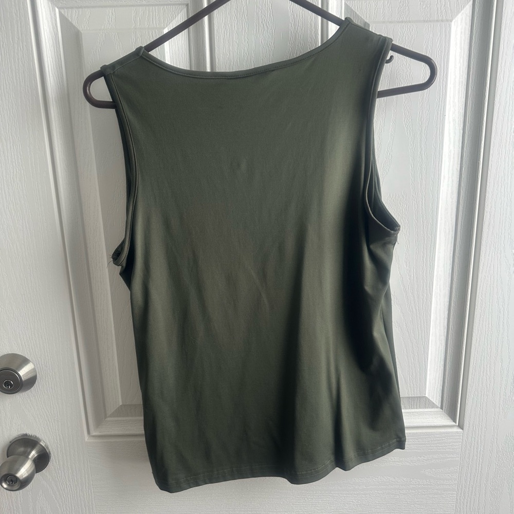 Sleeveless tank top